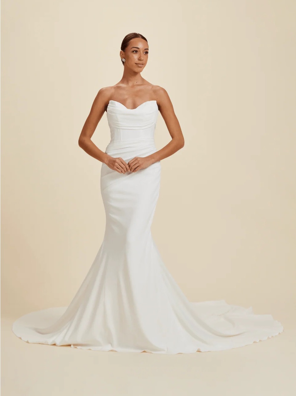Luxe privee Strapless Sweetheart Mermaid Wedding Gown in White